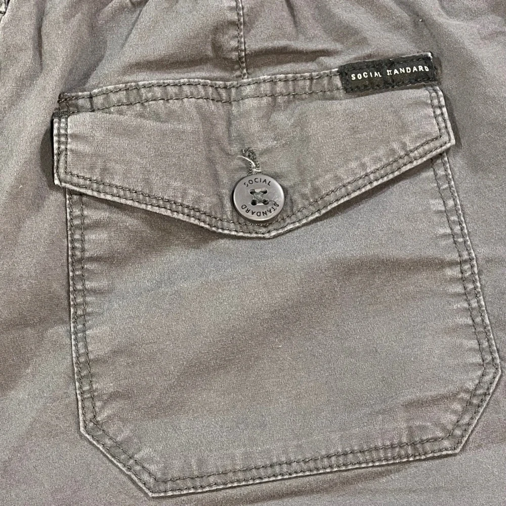 Social Standard by Sanctuary Womens XL Gray Utility Roll Tab Shorts